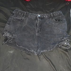 Fashion nova shorts !